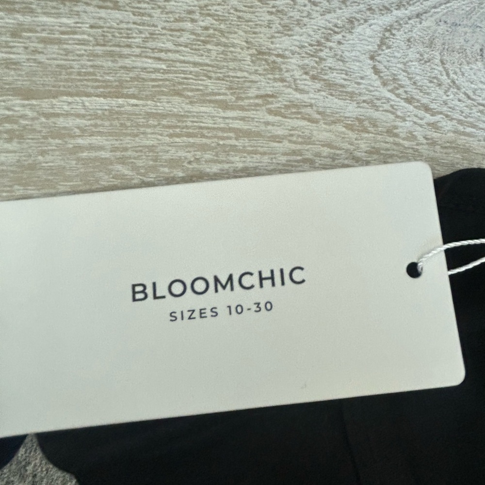 BloomChic Black Short Sleeve Tee - Picture 7 of 10